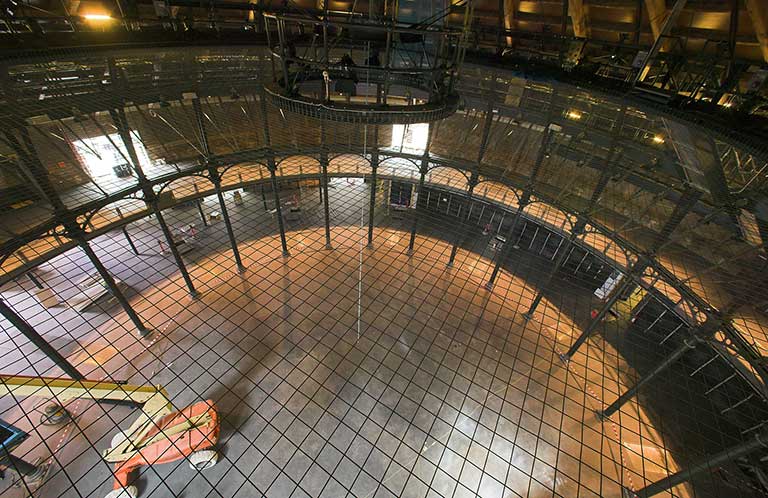Tension Wire Grid Installation: Camden Roundhouse