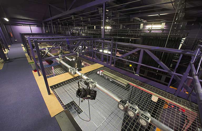 Tension Wire Grid Installation: Woodbridge School